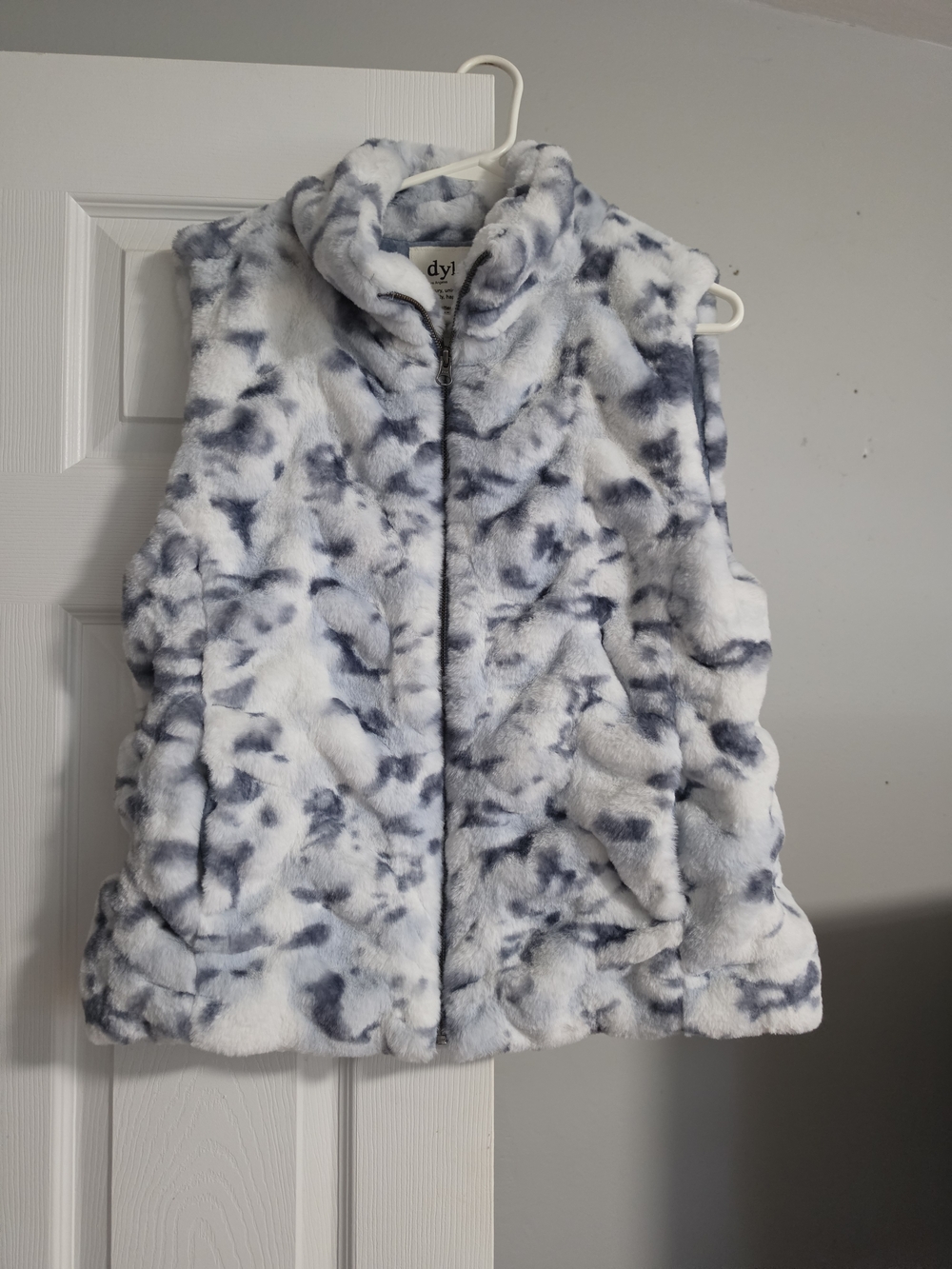 dylan White & Gray Marbled Faux Fur Puffer Vest